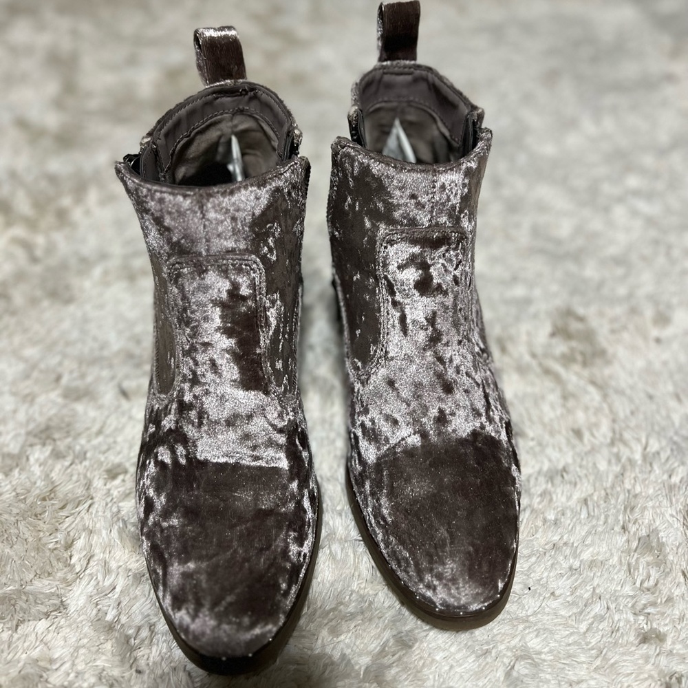 American Eagle Outfitters size 7 ankle boot